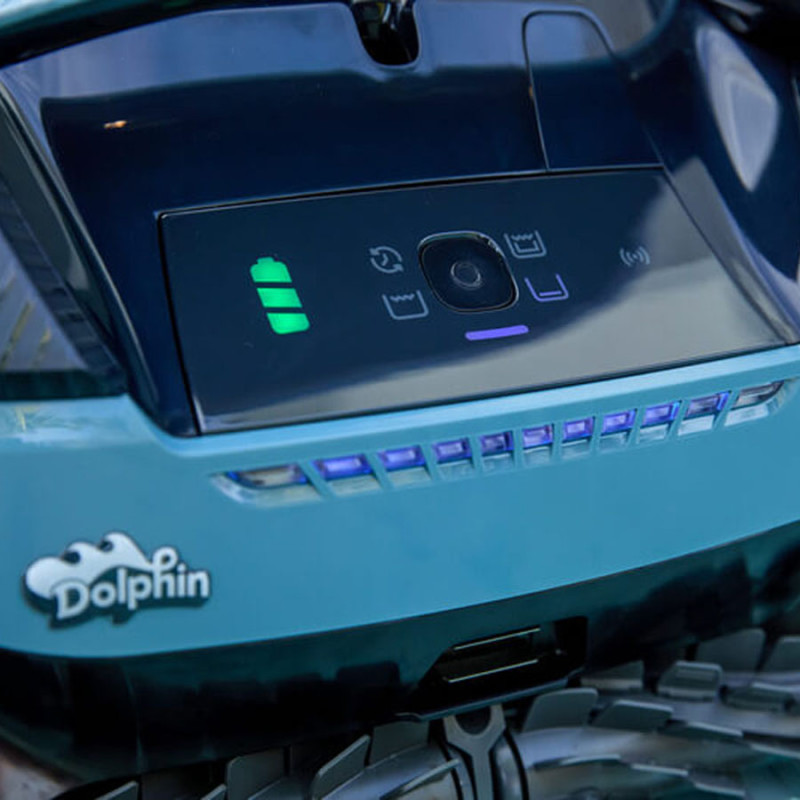 Intuitívne ovládanie bazénového vysávača EON120dod Maytronics.